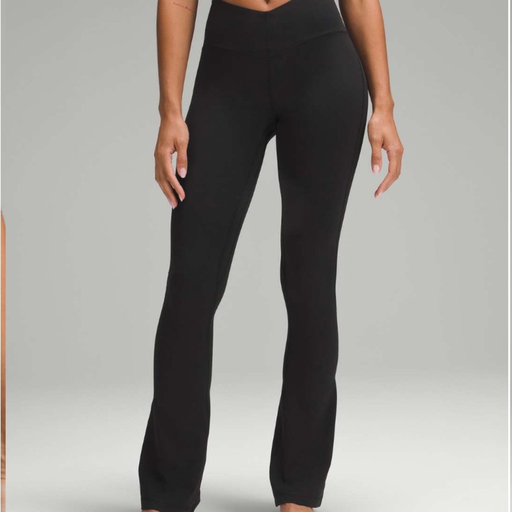 BNWT lululemon Align V-Waist Mini-Flare Pant - Size 2 - Black